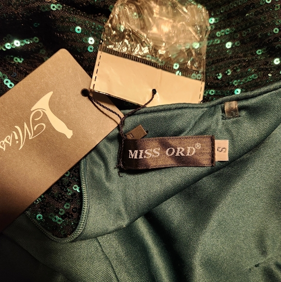 🚫SOLD🚫 Missord One Shoulder Beaded Sleeve Gradient Sequin Dress - Picture 15 of 16